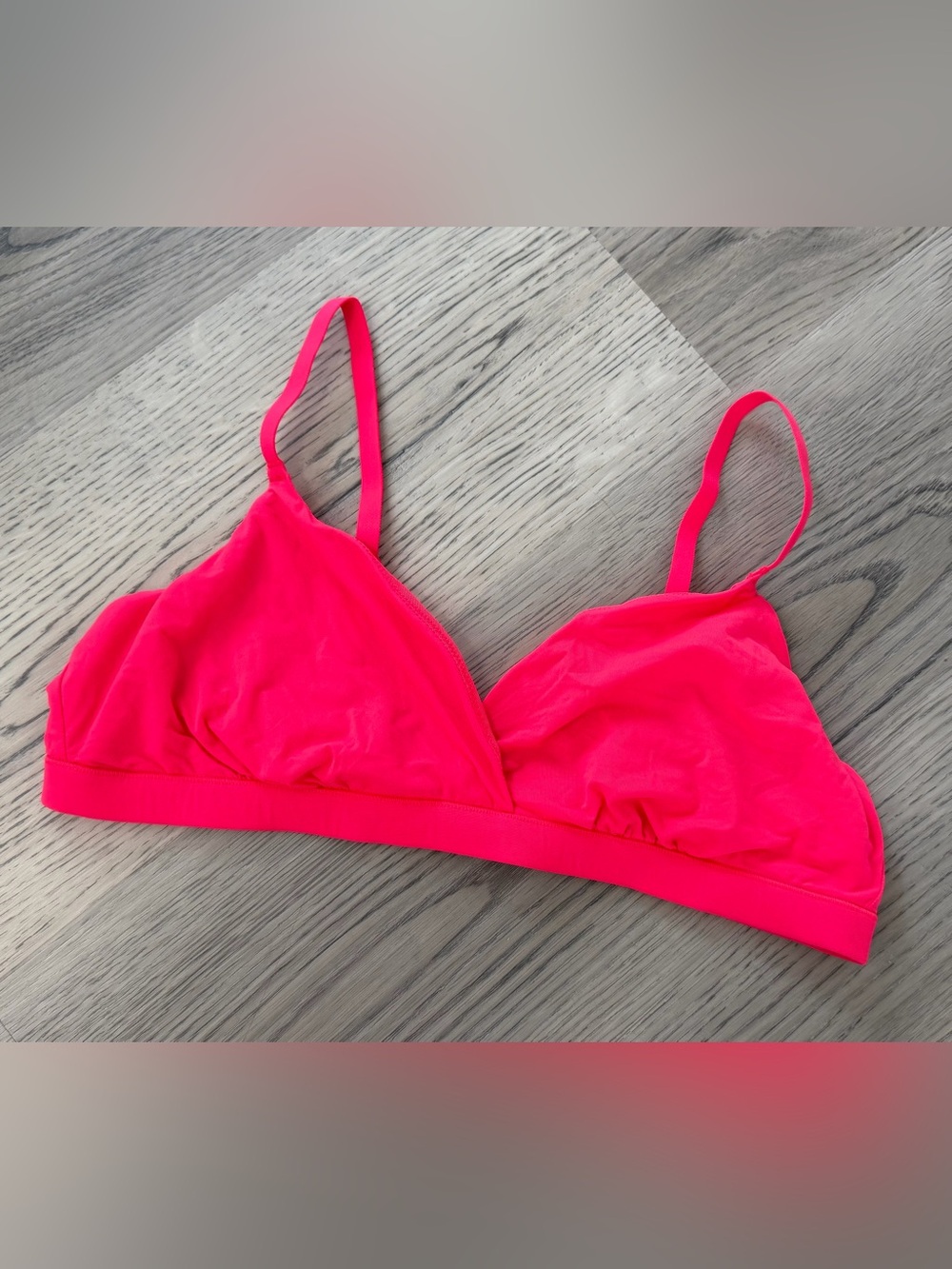 NEW SKIMS Fits Everybody Triangle Wireless Bralette Neon Bright Pink Size L - NE